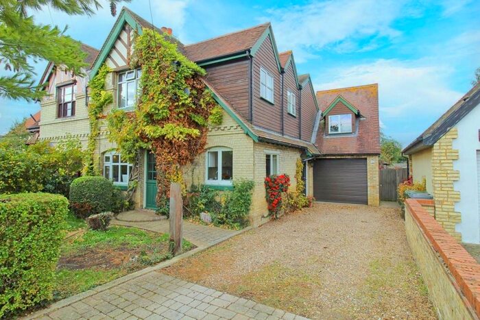 4 Bedroom Semi-Detached House For Sale In High Street, Eyeworth, Sandy, SG19