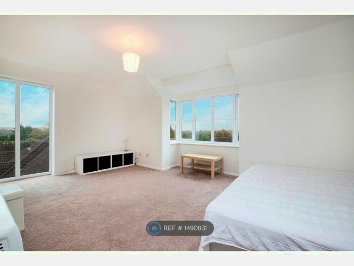 1 Bedroom Flat To Rent In Snowdon Drive, London, NW9