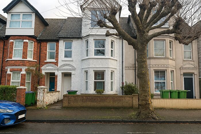 1 Bedroom Flat To Rent In Quested Road, Folkestone, CT19