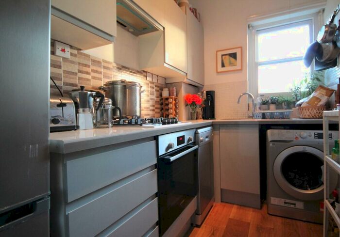 1 Bedroom Flat To Rent In Ospringe Road, Kentish Town, NW5
