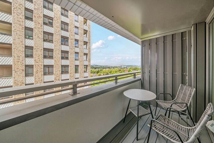 2 Bedroom Flat To Rent In Uncle Wembley, Wembley, HA9