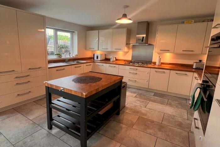 4 Bedroom Semi-Detached House To Rent In Owen Close, Ebbsfleet Valley, Swanscombe, DA10