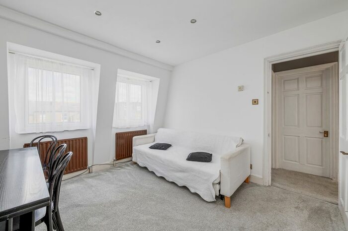 2 Bedroom Flat To Rent In Gloucester Road, London, W5