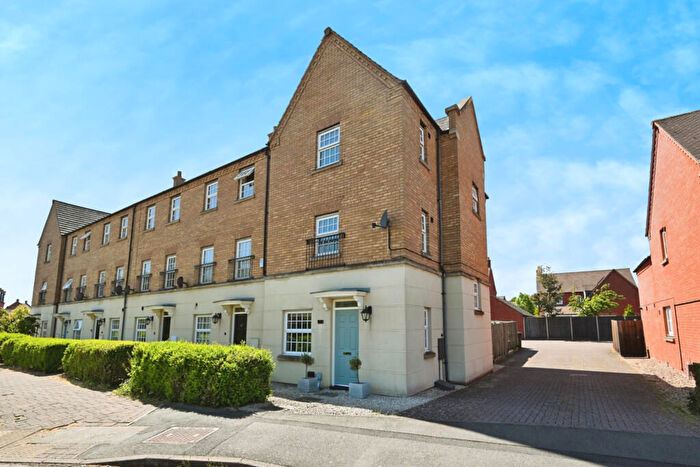 4 Bedroom Town House For Sale In Coton Park Drive, Coton Park, Rugby, CV23