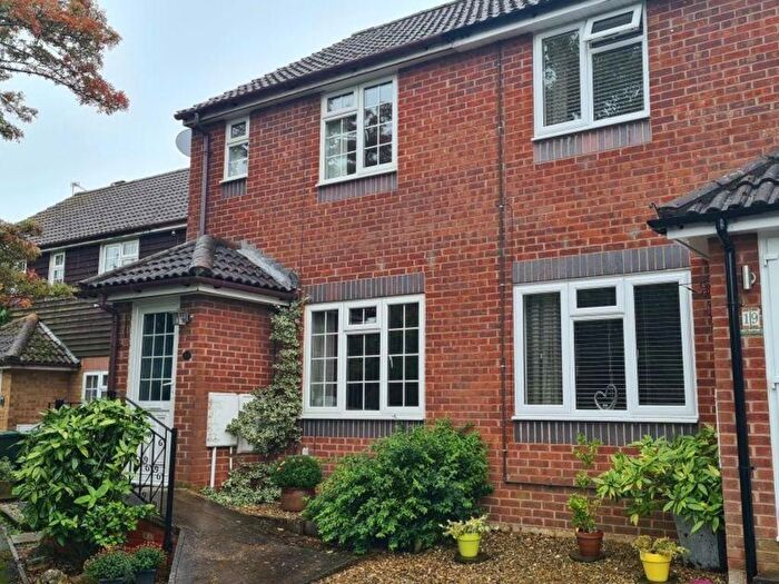 2 Bedroom End Of Terrace House To Rent In Hereford Way, Banbury, OX16