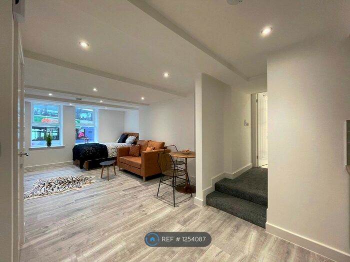 Studio To Rent In High Street, Lees, Oldham OL4