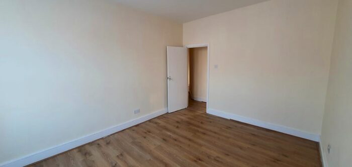 2 Bedroom Flat To Rent In Burges Road, East Ham E6