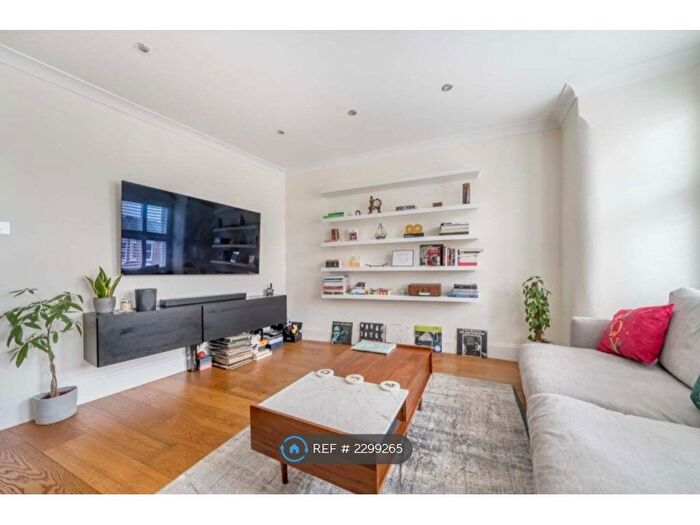 2 Bedroom Flat To Rent In Pembroke Road, London, N10