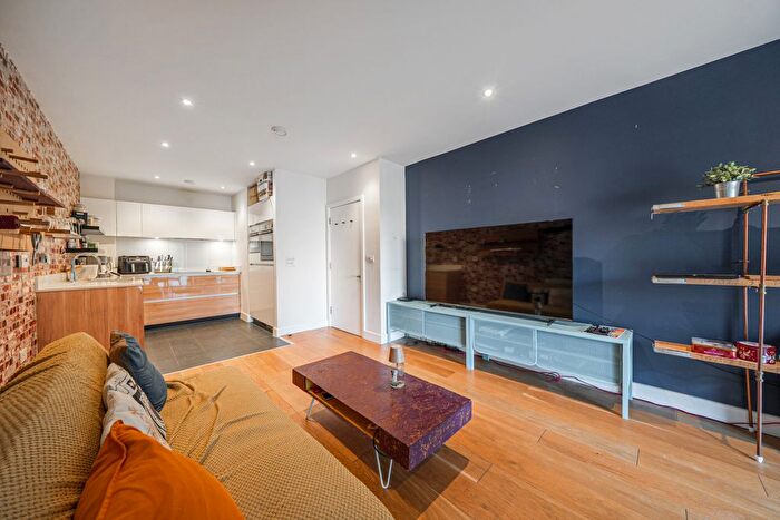 1 Bedroom Flat For Sale In Peartree Way, London, SE10