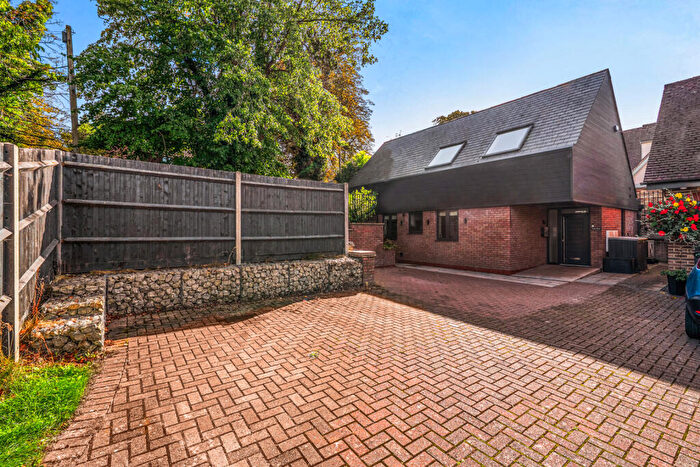 3 Bedroom Detached House For Sale In Walnut Close, Eynsford, Dartford, DA4