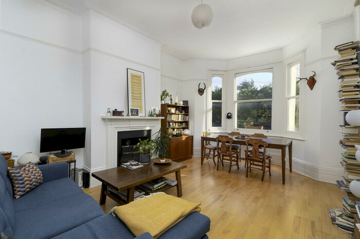 2 Bedroom Flat To Rent In Penn Road, Islington, N7