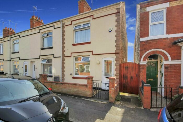 3 Bedroom End Of Terrace House For Sale In Harborough Road, Rushden, NN10