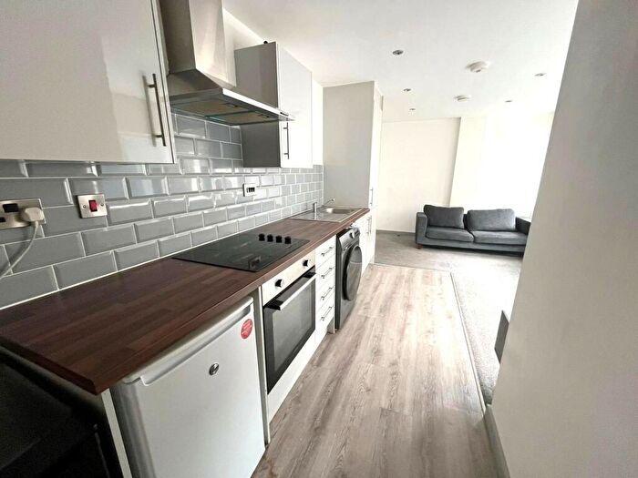 1 Bedroom Flat To Rent In South Street, Hull, HU1