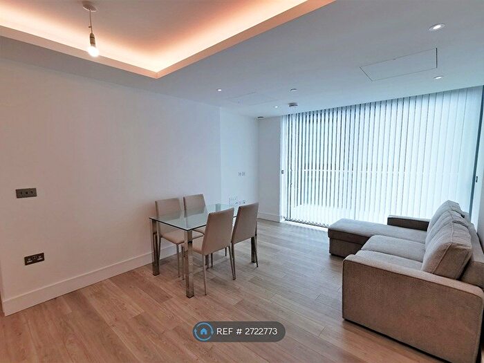 2 Bedroom Flat To Rent In Carrara Tower, London, EC1V