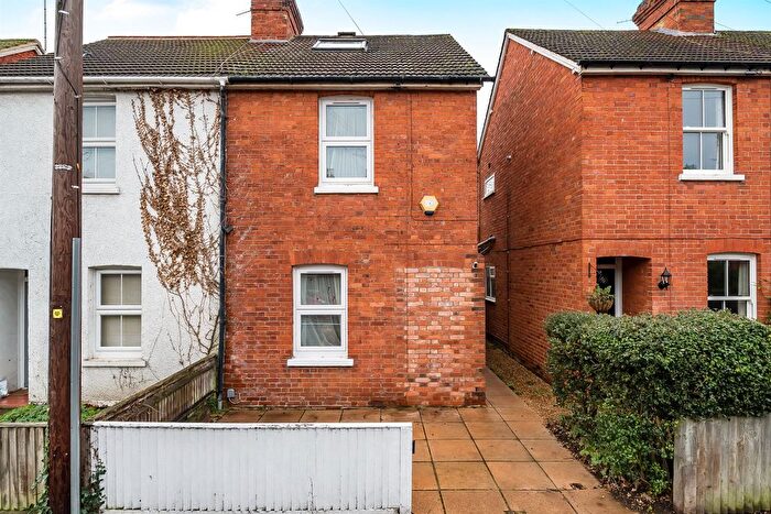 3 Bedroom Semi-Detached House For Sale In Alwyn Road, Maidenhead, SL6