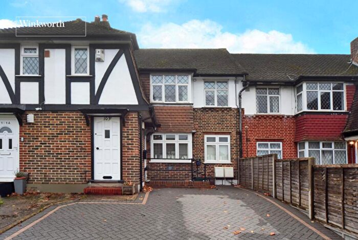 2 Bedroom Maisonette For Sale In Tudor Drive, Morden, SM4