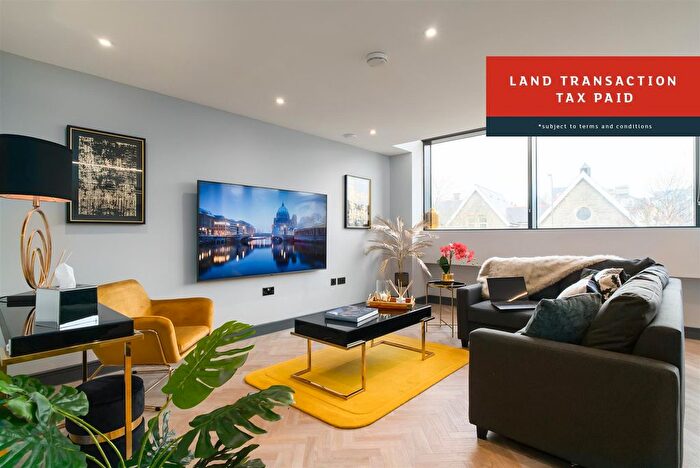 2 Bedroom Flat For Sale In The Moorwell, Windsor Road, Penarth, CF64