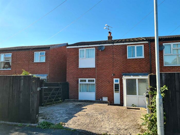 3 Bedroom Semi-Detached House To Rent In Clough Avenue, Wilmslow, Cheshire, SK9