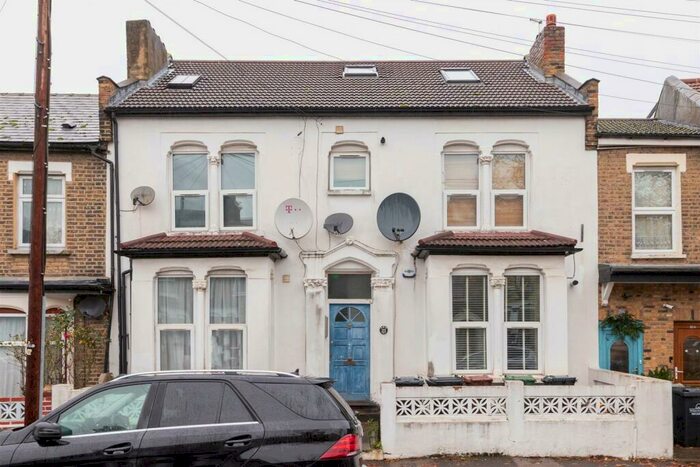 2 Bedroom Flat To Rent In Westdown Road, Leyton, E15