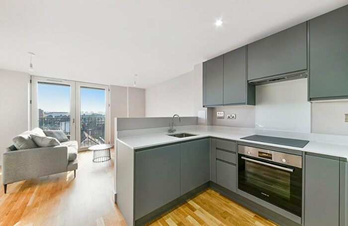 1 Bedroom Flat To Rent In The Oakwood, Colina Road, London, N15