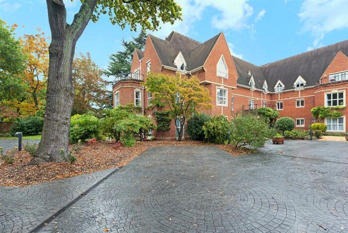 3 Bedroom Apartment To Rent In The Watergardens, Warren Road, Kingston, KT2