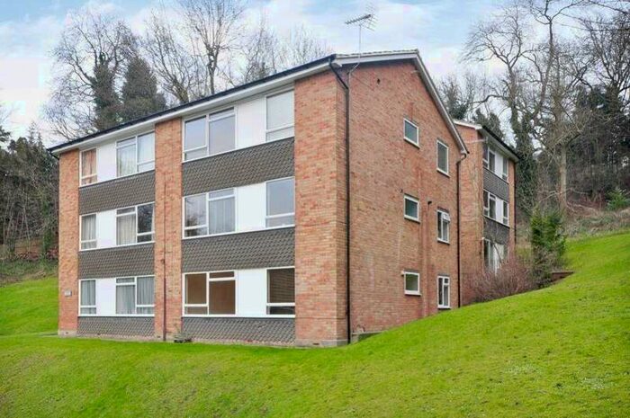 2 Bedroom Apartment To Rent In Whyteleafe, Surrey, CR3
