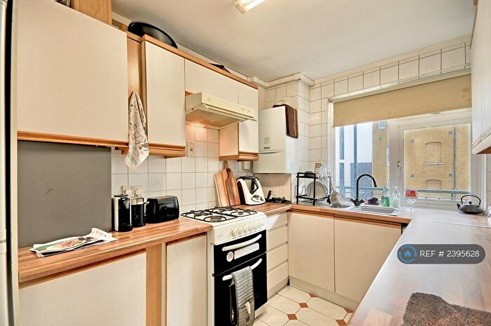 3 Bedroom Flat To Rent In Micawber Court, London, N1