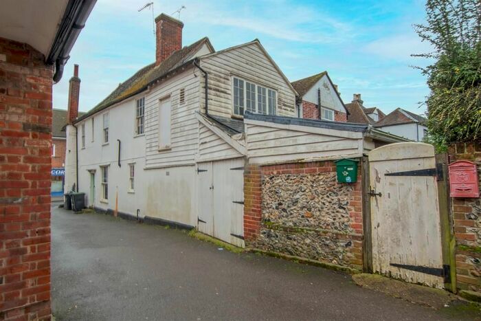 1 Bedroom Flat To Rent In High Street, Great Dunmow, Essex, CM6