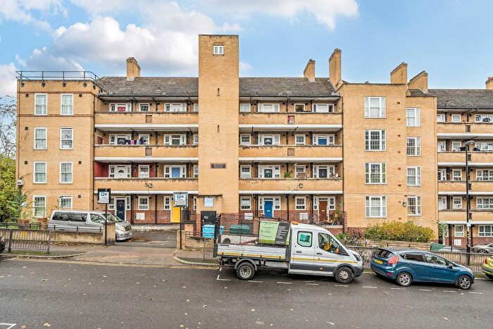 2 Bedroom Flat For Sale In Tanners Hill, London, SE8