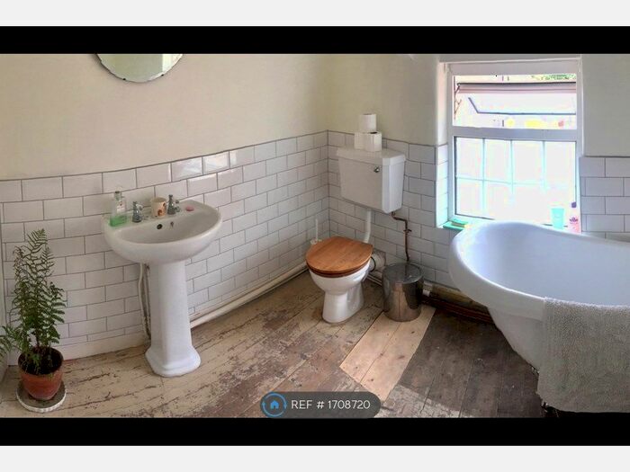 2 Bedroom End Of Terrace House To Rent In West End, Bruton, BA10
