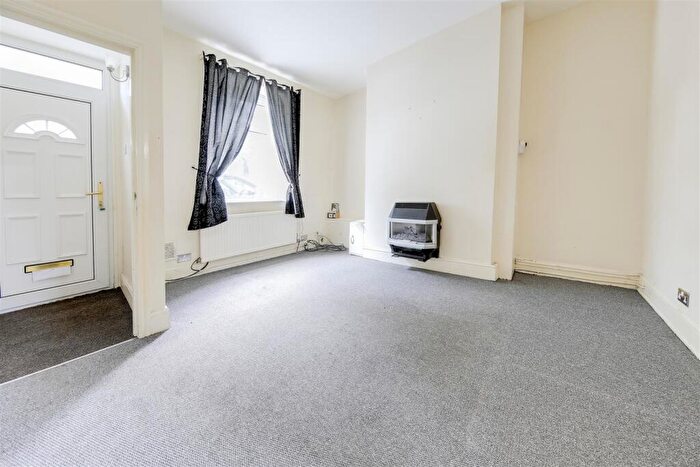 2 Bedroom Terraced House For Sale In New Line, Bacup, Rossendale, OL13