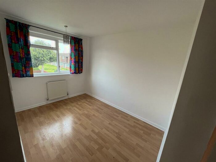 3 Bedroom Terraced House To Rent In Alesia Road, Luton, LU3