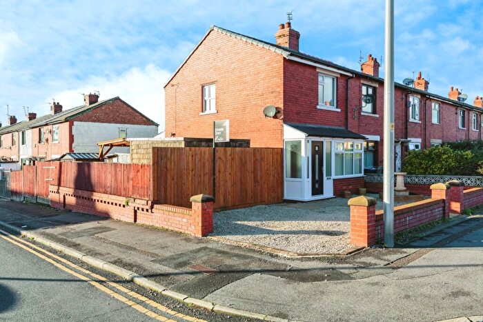 2 Bedroom End Of Terrace House For Sale In Vicarage Lane, Blackpool, Lancashire, FY4