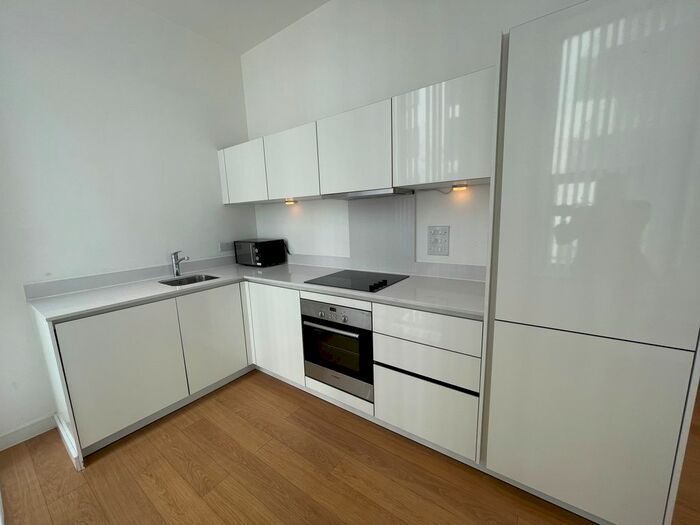 2 Bedroom Flat To Rent In Seven Sea Gardens, Bow, London, E3