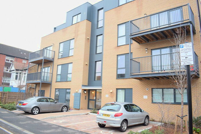 2 Bedroom Apartment To Rent In Clarence Avenue Ilford, IG2