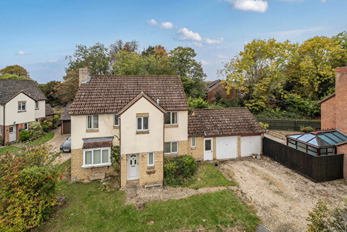 4 Bedroom Detached House For Sale In Rawlings Close, South Marston, Swindon, SN3