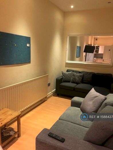 4 Bedroom Flat To Rent In Crookesmoor, Sheffield, S10