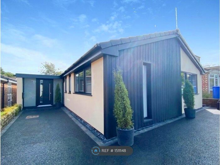 3 Bedroom Bungalow To Rent In Honeywood Close, Ramsbottom, Bury, BL0