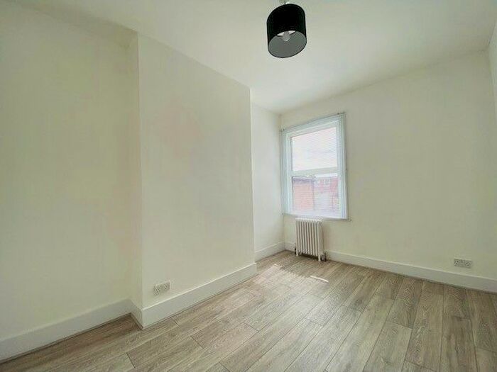 1 Bedroom Flat To Rent In Churchfield Road, Acton, W3