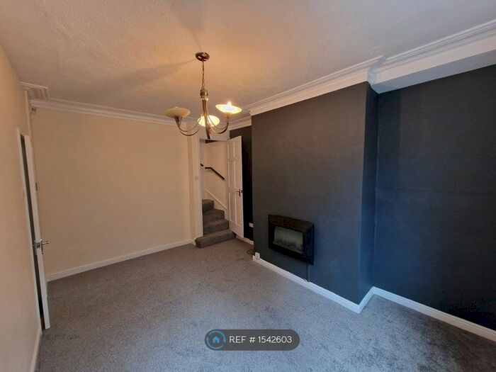 3 Bedroom Terraced House To Rent In Daisy Street, Bradford, BD7