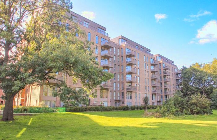 2 Bedroom Flat To Rent In Adenmore Road, Catford, London, SE6