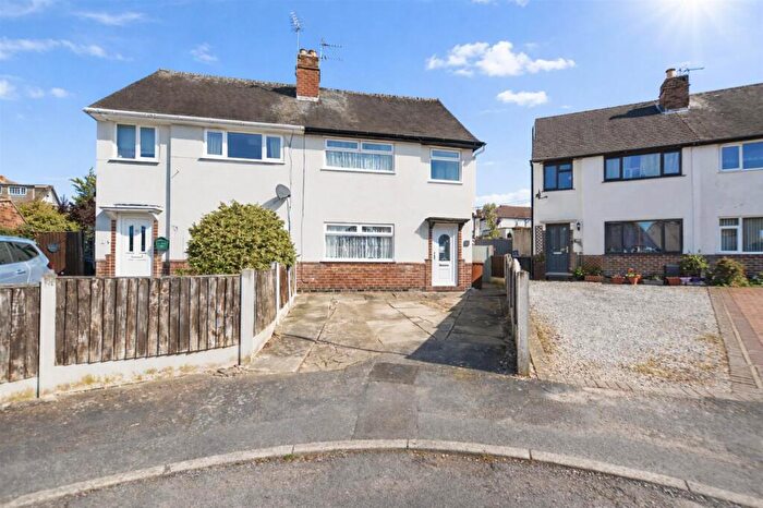 3 Bedroom Semi Detached House For Sale In Nursery Hollow, Ilkeston, DE7