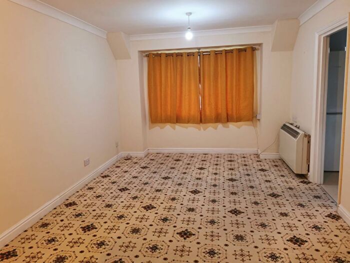 1 Bedroom Flat To Rent In Castleview Gardens, Ilford, IG1