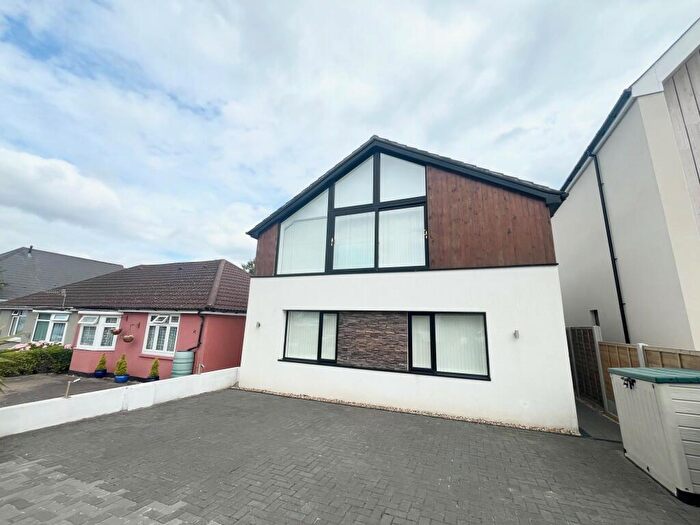 5 Bedroom House To Rent In Sherwood Avenue, Whitecliff, BH14