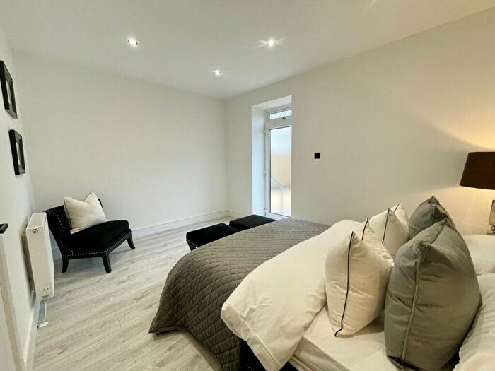 2 Bedroom Semi-Detached Villa For Sale In Knox Street, Airdrie, ML6