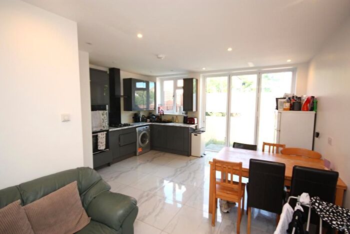 4 Bedroom Semi-Detached House To Rent In Duncan Grove, East Acton, London, W3