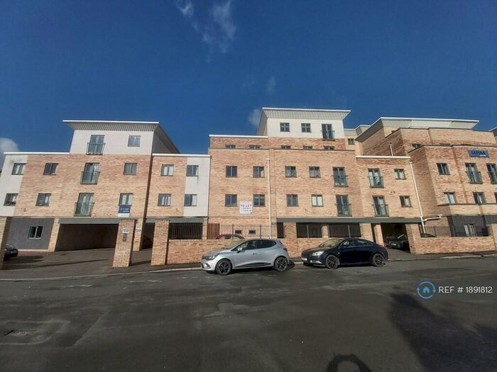 Studio To Rent In Low Road, Balby, Doncaster, DN4