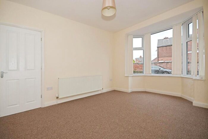 3 Bedroom Terraced House For Sale In Tapton View Road, Stonegravels, Chesterfield, S41
