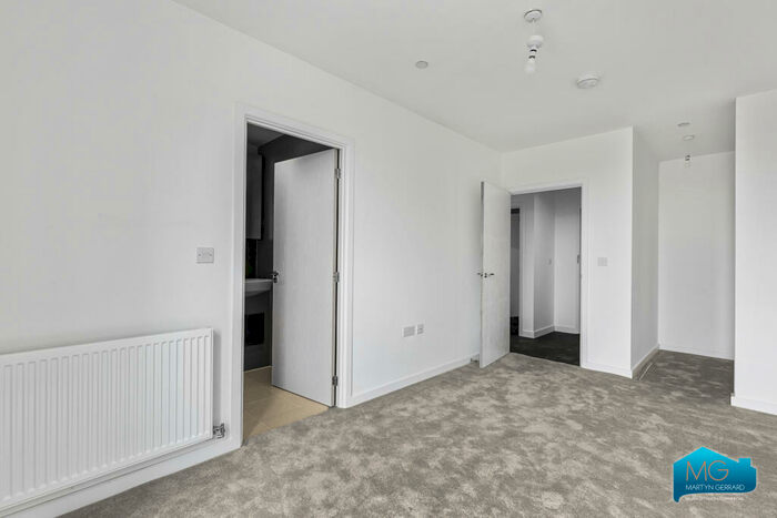 2 Bedroom Apartment To Rent In Medawar Drive, Mill Hill, London, NW7