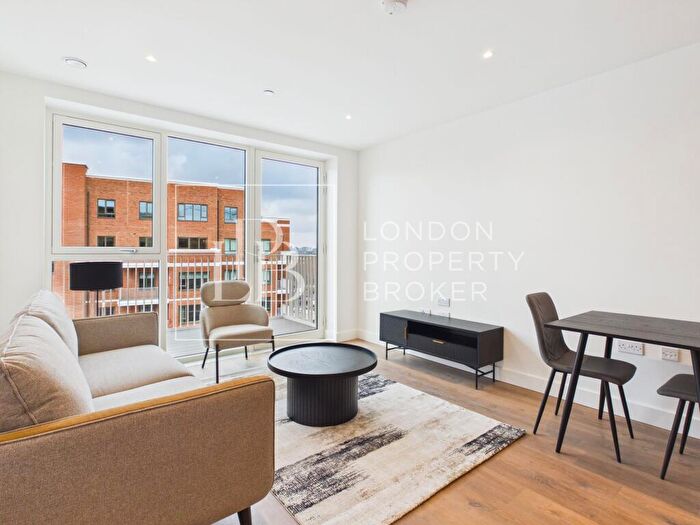 1 Bedroom Apartment To Rent In Dray House, Lombard Square, SE28